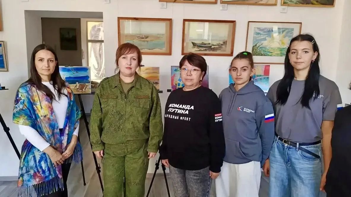 В Херсонской области прошел конкурс рисунков "Вместе с Россией, глазами молодежи", приуроченный ко Дню воссоединения новых регионов с Россией