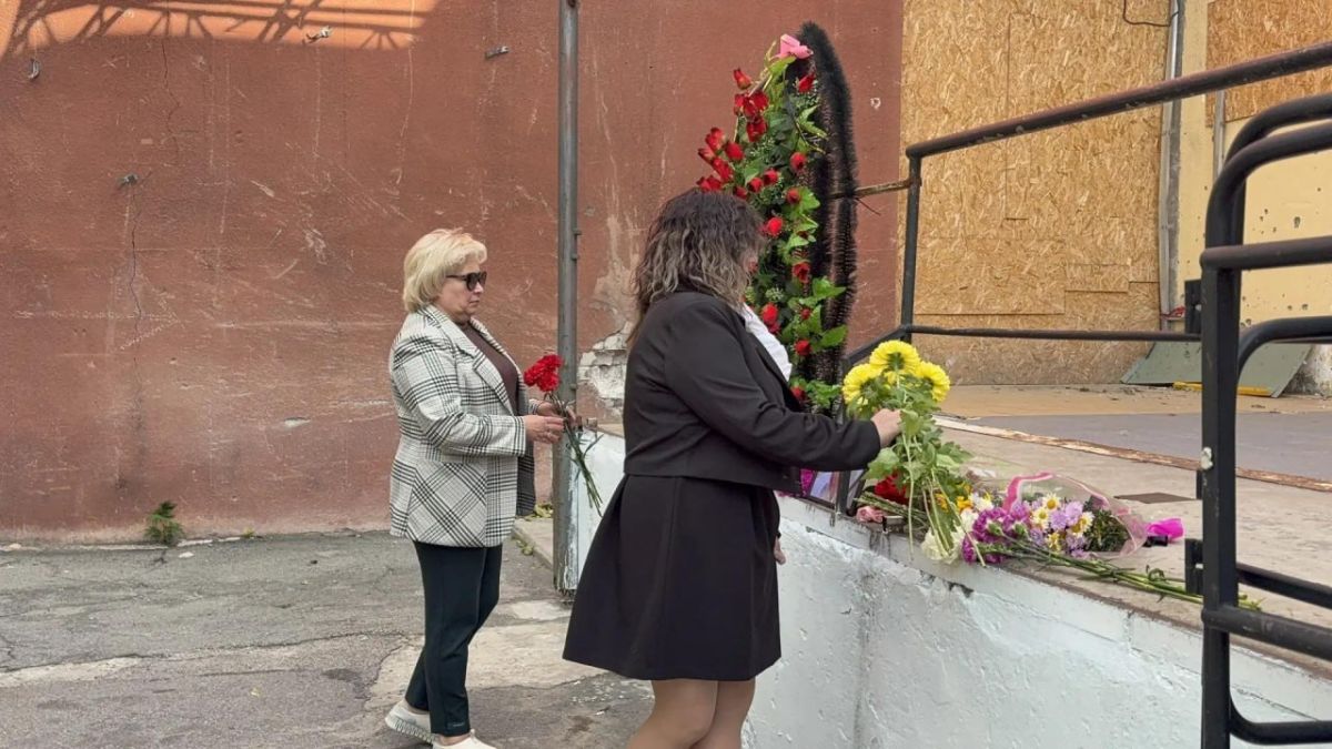 В Новокаховском округе почтили память Владимира Леонтьева В Новокаховском округе почтили память Владимира Леонтьева