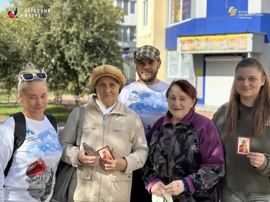 В День пожилого человека Снегири решили порадовать жителей Каховки вниманием и заботой В День пожилого человека Снегири решили порадовать жителей Каховки вниманием и заботой