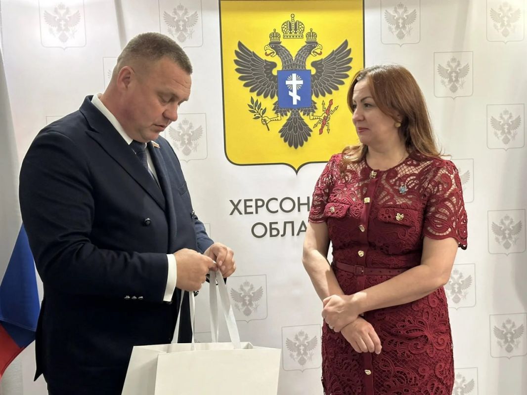 В Постоянном Представительстве Херсонской области при Правительстве РФ проведено торжественное мероприятие по случаю празднования Дня воссоединения Донецкой и Луганской Народных Республик, Запорожской и Херсонской областей с... В Постоянном Представительстве Херсонской области при Правительстве РФ проведено торжественное мероприятие по случаю празднования Дня воссоединения Донецкой и Луганской Народных Республик, Запорожской и Херсонской областей с...