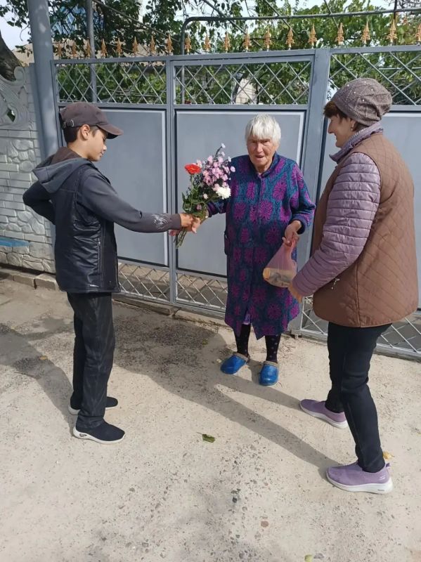 Акция-поздравление на дому «Тепло души» в Украинском клубе Акция-поздравление на дому «Тепло души» в Украинском клубе