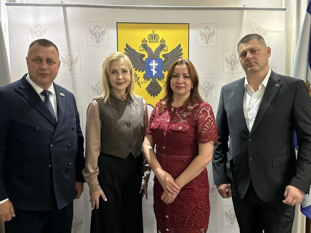 В Постоянном Представительстве Херсонской области при Правительстве РФ проведено торжественное мероприятие по случаю празднования Дня воссоединения Донецкой и Луганской Народных Республик, Запорожской и Херсонской областей с... В Постоянном Представительстве Херсонской области при Правительстве РФ проведено торжественное мероприятие по случаю празднования Дня воссоединения Донецкой и Луганской Народных Республик, Запорожской и Херсонской областей с...