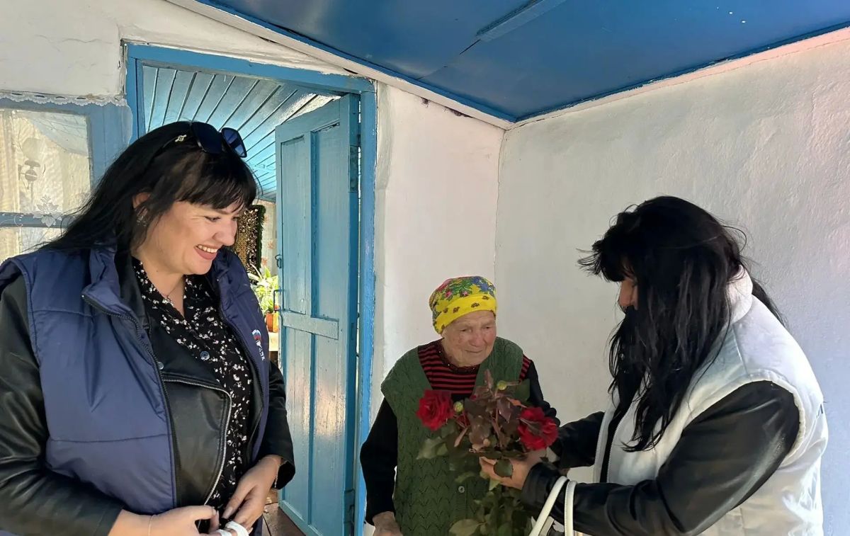 Эти песни помнят наизусть. В Вербах-Вольном поздравления ко Дню пожилых людей продолжились песнями Эти песни помнят наизусть. В Вербах-Вольном поздравления ко Дню пожилых людей продолжились песнями