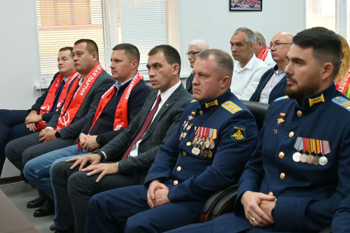Рамиль Замалетдинов: Принял участие во встрече первого заместителя Председателя ЦК КПРФ Юрия Афонина с активом Ульяновского областного отделения партии Рамиль Замалетдинов: Принял участие во встрече первого заместителя Председателя ЦК КПРФ Юрия Афонина с активом Ульяновского областного отделения партии