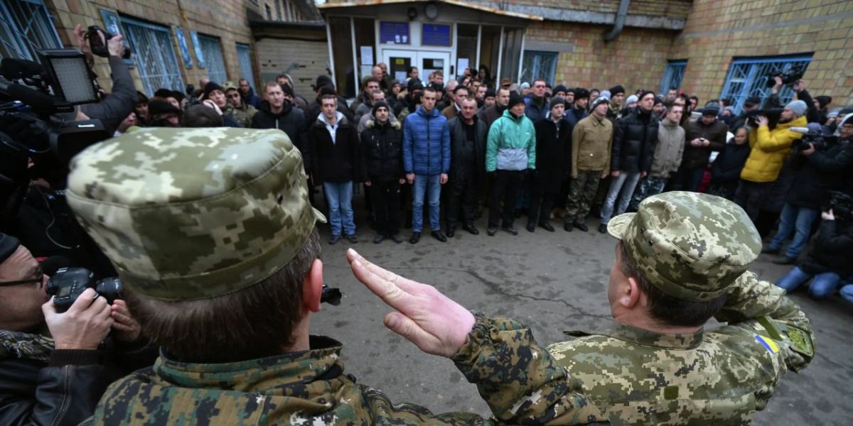 Мужчин выгребли до последнего инвалида, теперь очередь за детьми и матерями