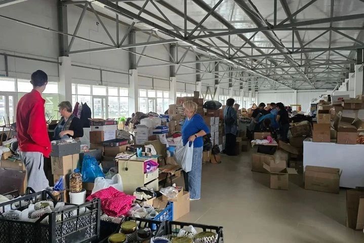 В Каховский округ из Краснодарского края доставили продукты, генераторы и воду