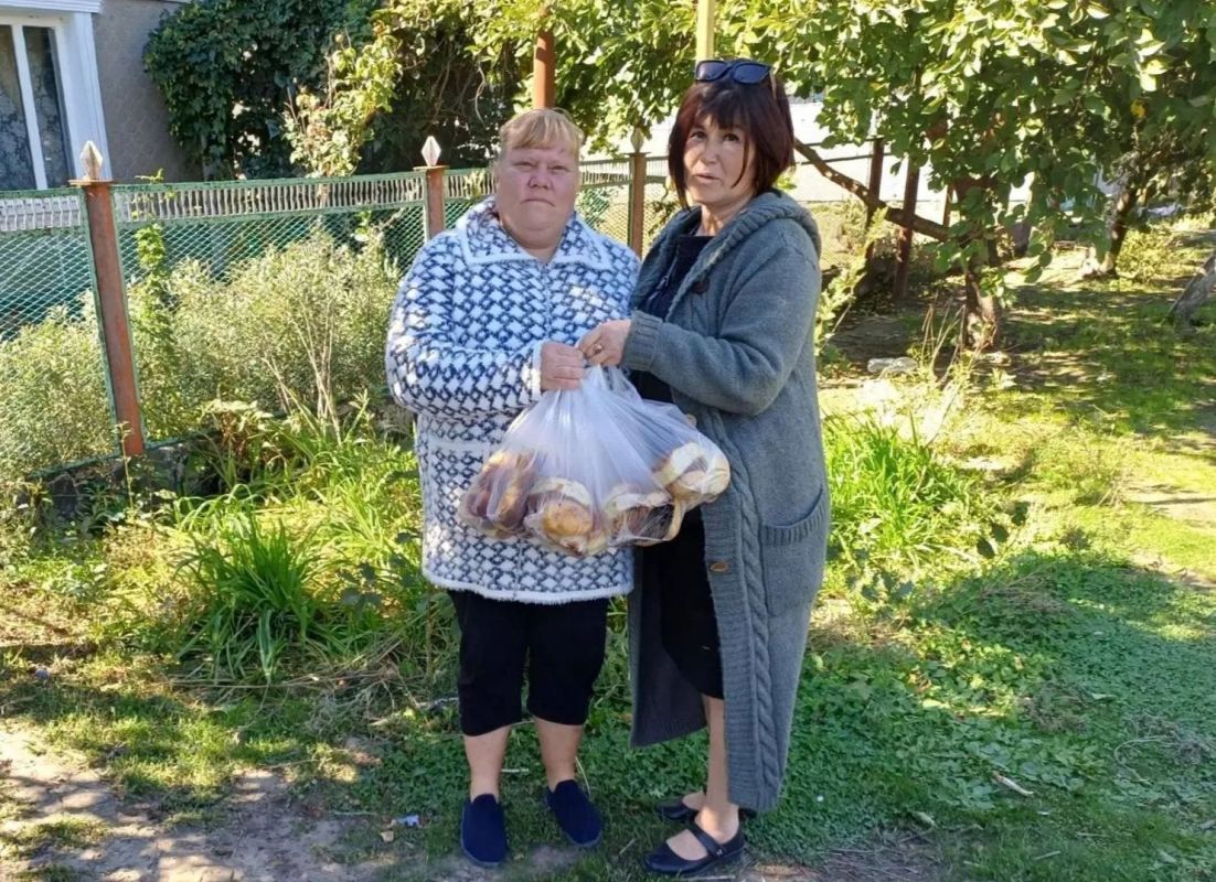 Генераторы, вода и продукты: Краснодарский край доставил помощь жителям Каховского округа Генераторы, вода и продукты: Краснодарский край доставил помощь жителям Каховского округа