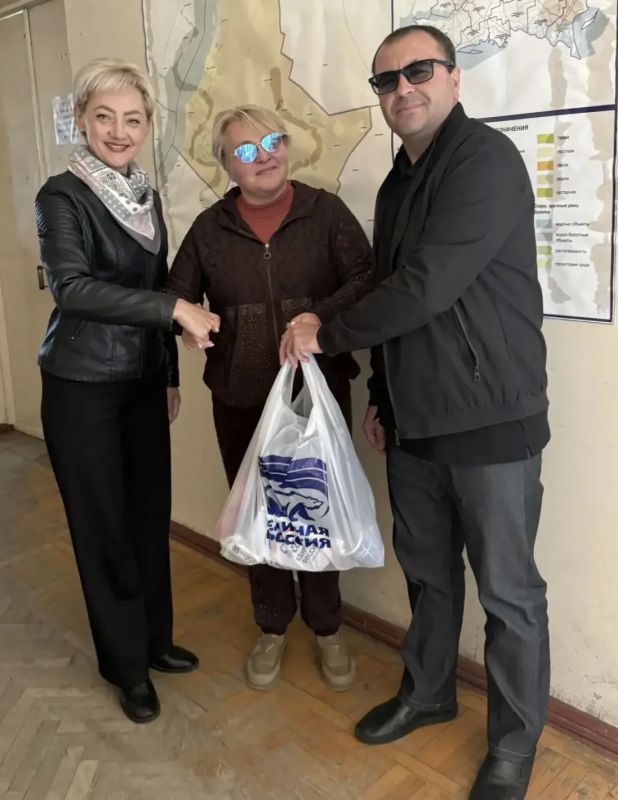 В Великолепетихском муниципальном округе поздравляют педагогов с Днём учителя