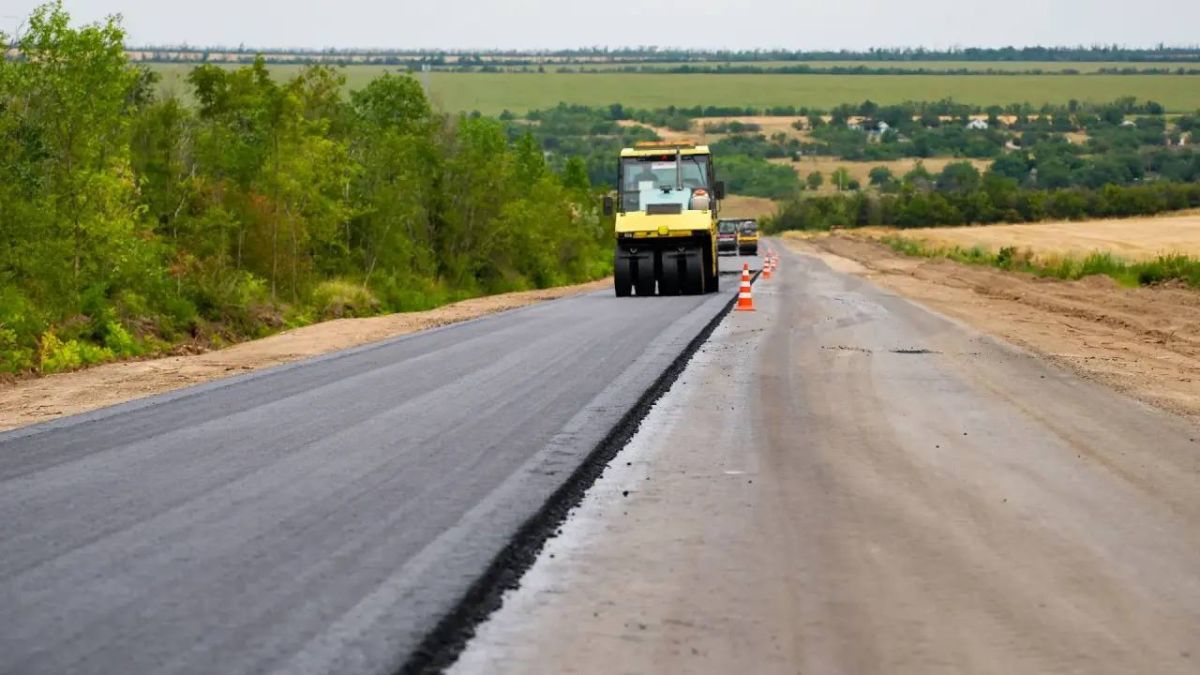 С 2022 года в Новороссии и Донбассе восстановили больше 8 тысяч километров дорог