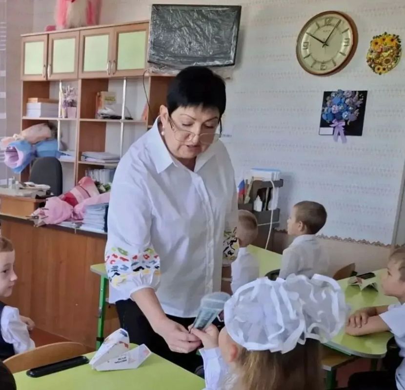 Уважаемая моя первая учительница, Логвинюк Алевтина Анатольевна!