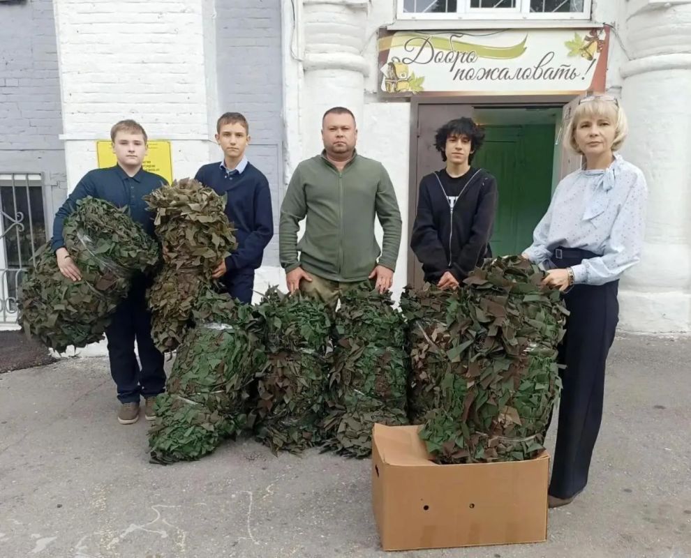 Транспортные полицейские Херсонской области поблагодарили учителей в их профессиональный праздник
