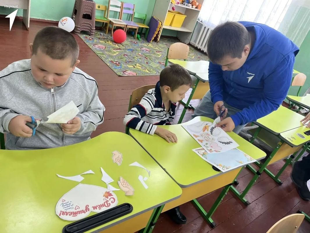 Первые Нижнесерогозского округа сделали открытки для учителей Первые Нижнесерогозского округа сделали открытки для учителей
