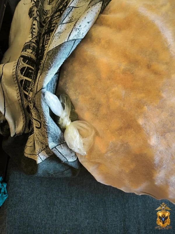 В Каховском округе полицейские изъяли марихуану у местного жителя В Каховском округе полицейские изъяли марихуану у местного жителя