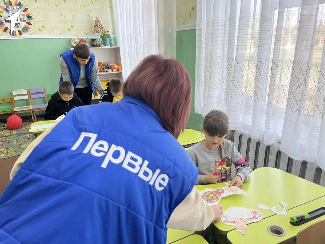 Первые Нижнесерогозского округа сделали открытки для учителей Первые Нижнесерогозского округа сделали открытки для учителей