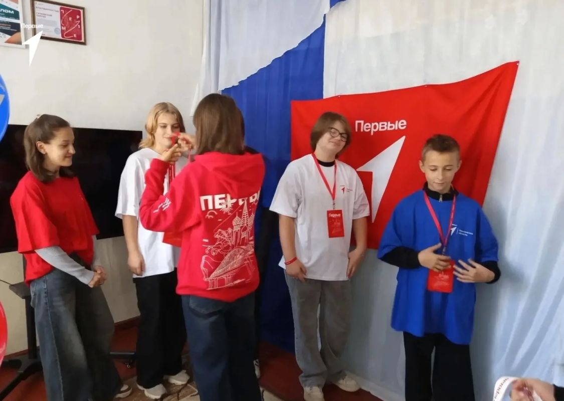 В Херсонской области состоялись торжественные посвящения школьников в активисты Движения Первых В Херсонской области состоялись торжественные посвящения школьников в активисты Движения Первых