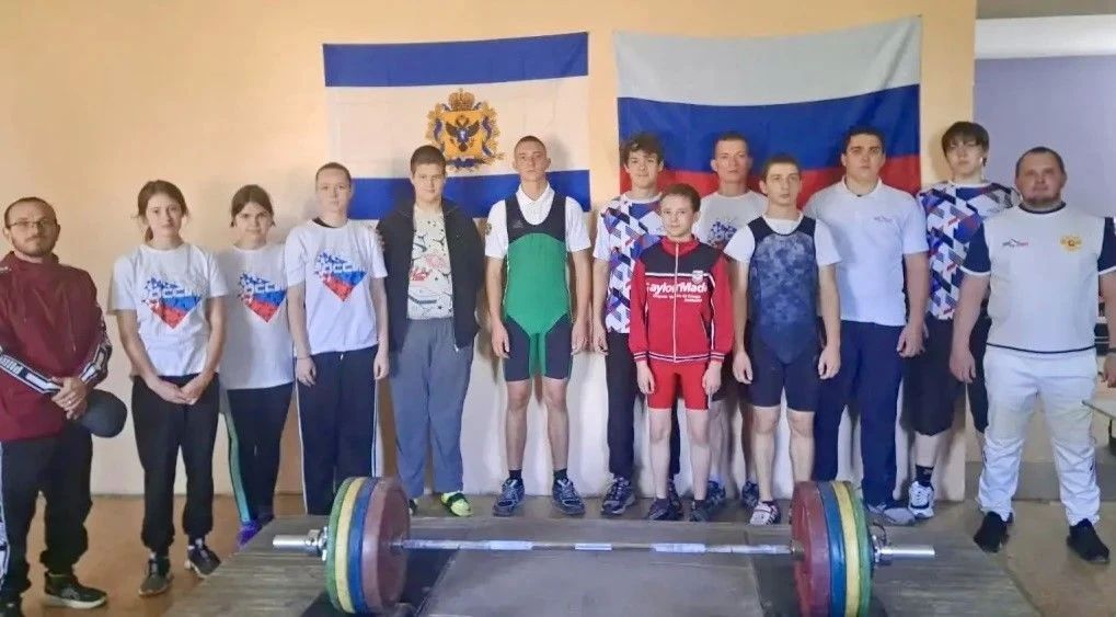 «День силы» собрал тринадцать атлетов в Херсонском колледже «День силы» собрал тринадцать атлетов в Херсонском колледже