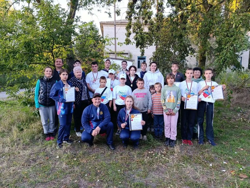Херсонский центр физкультуры и досуга провёл в Красном праздник гирь Херсонский центр физкультуры и досуга провёл в Красном праздник гирь