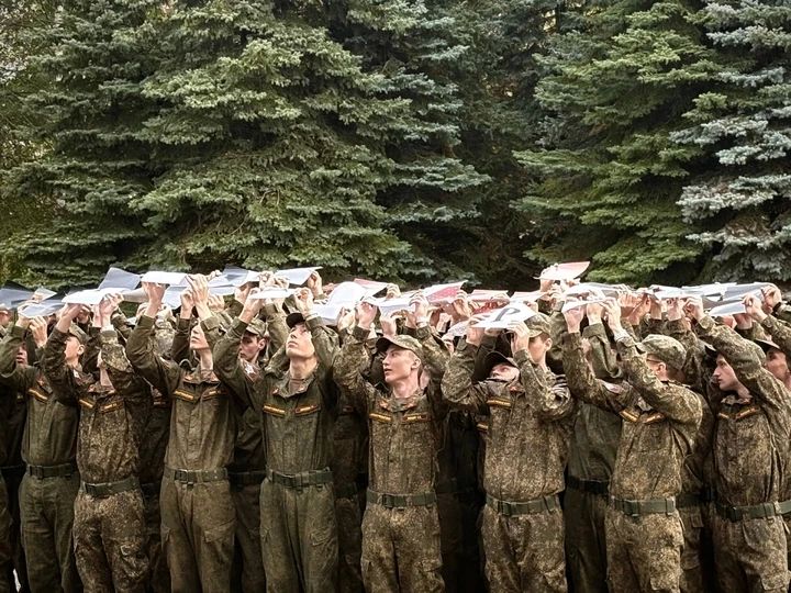 Ко Дню рождения Владимира Путина в городах страны проходят флешмобы и праздничные акции Ко Дню рождения Владимира Путина в городах страны проходят флешмобы и праздничные акции