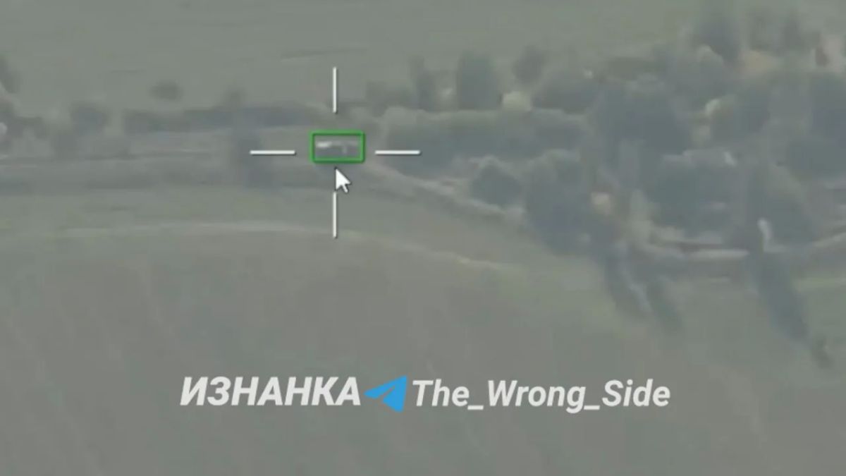 Удары реактивных "Герань-4 сикер" по РЛС П-18 во время выхода на позицию возле села Первомайское Херсонской области и по РЛС TRML-4D в районе села Степовое Днепропетровской области Удары реактивных "Герань-4 сикер" по РЛС П-18 во время выхода на позицию возле села Первомайское Херсонской области и по РЛС TRML-4D в районе села Степовое Днепропетровской области