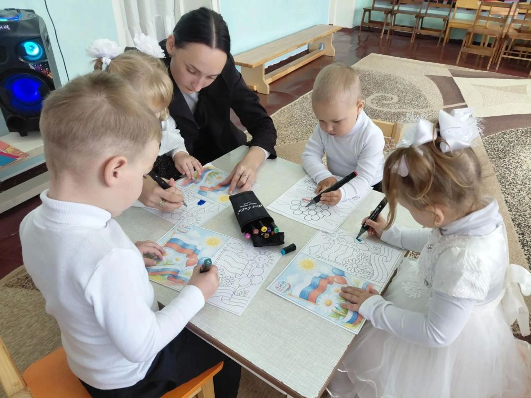 Патриотическое занятие к дню рождения Президента в Скадовском округе Патриотическое занятие к дню рождения Президента в Скадовском округе