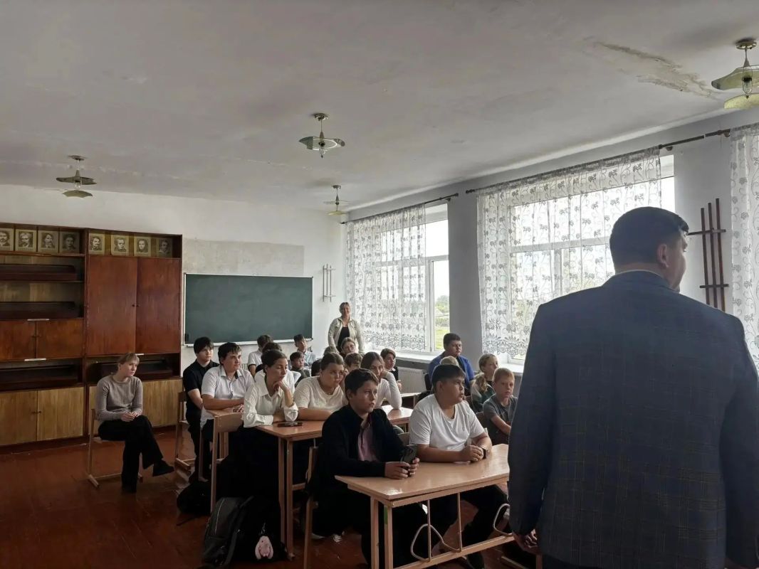 Всероссийский открытый урок в Гавриловской школе: учимся действовать в чрезвычайных ситуациях! Всероссийский открытый урок в Гавриловской школе: учимся действовать в чрезвычайных ситуациях!