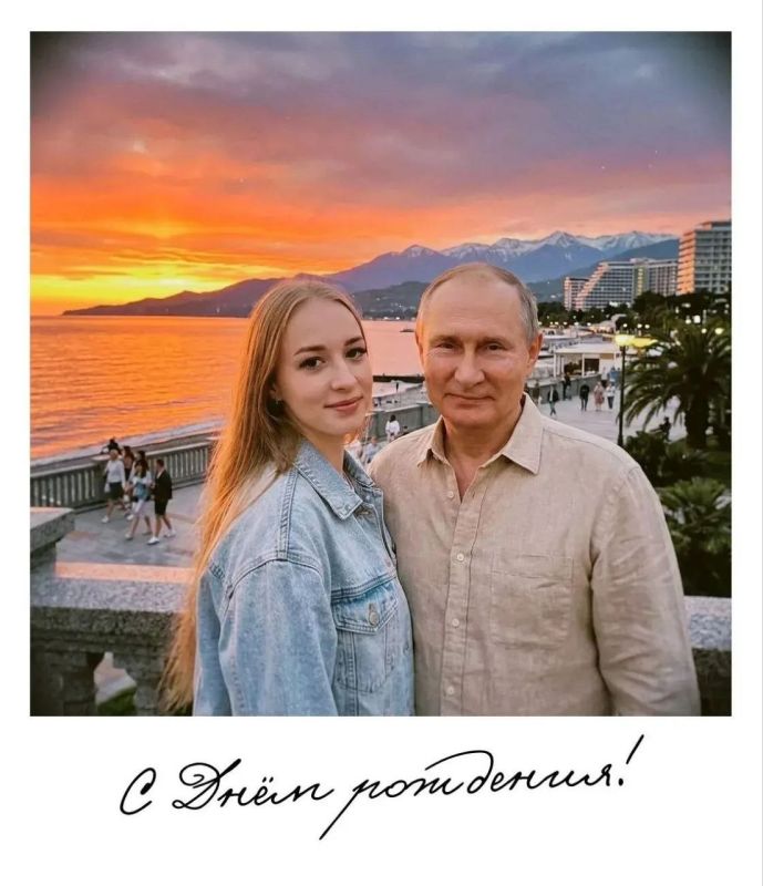 Активисты Движения Первых Херсонской области присоединились к фотофлешмобу в честь дня рождения Президента Владимира Путина Активисты Движения Первых Херсонской области присоединились к фотофлешмобу в честь дня рождения Президента Владимира Путина