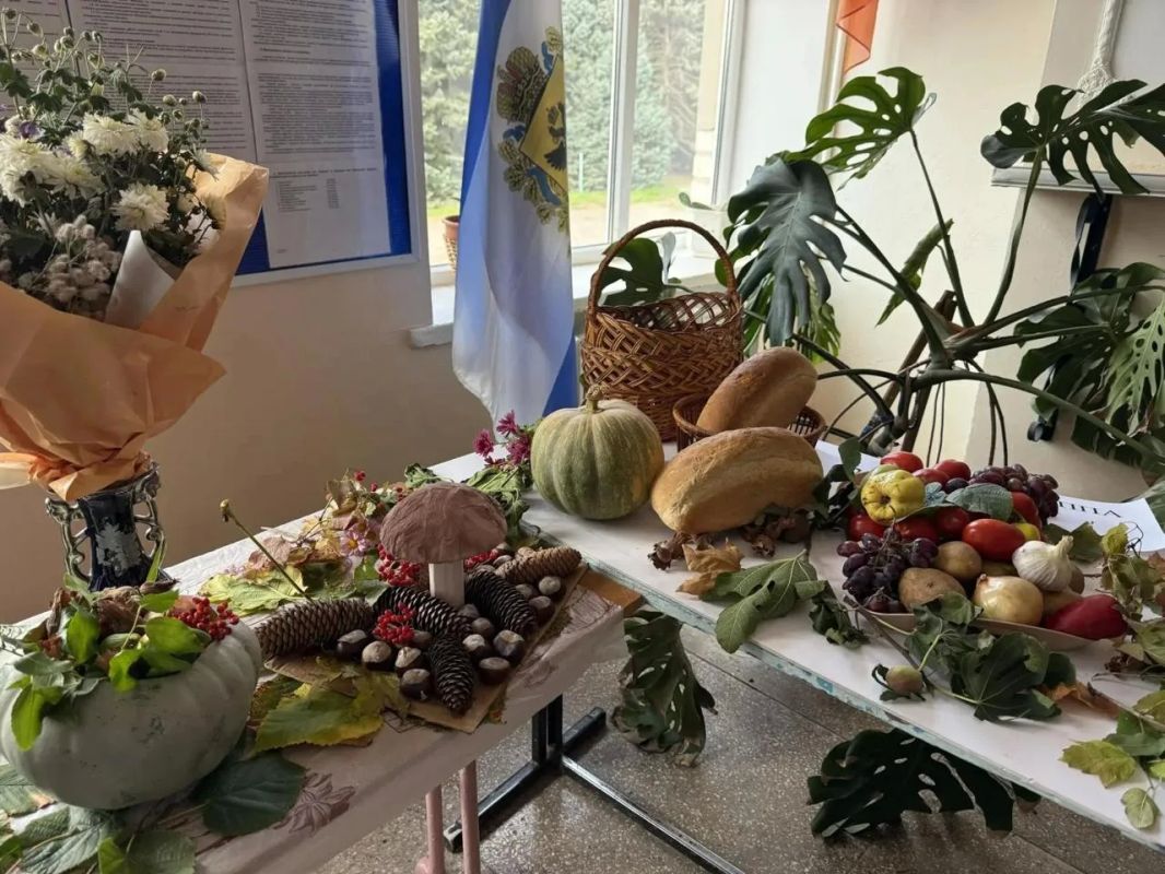 В Чаплинском аграрном колледже прошла выставка-ярмарка "Урожай талантов", посвященная Дню работника сельского хозяйства В Чаплинском аграрном колледже прошла выставка-ярмарка "Урожай талантов", посвященная Дню работника сельского хозяйства