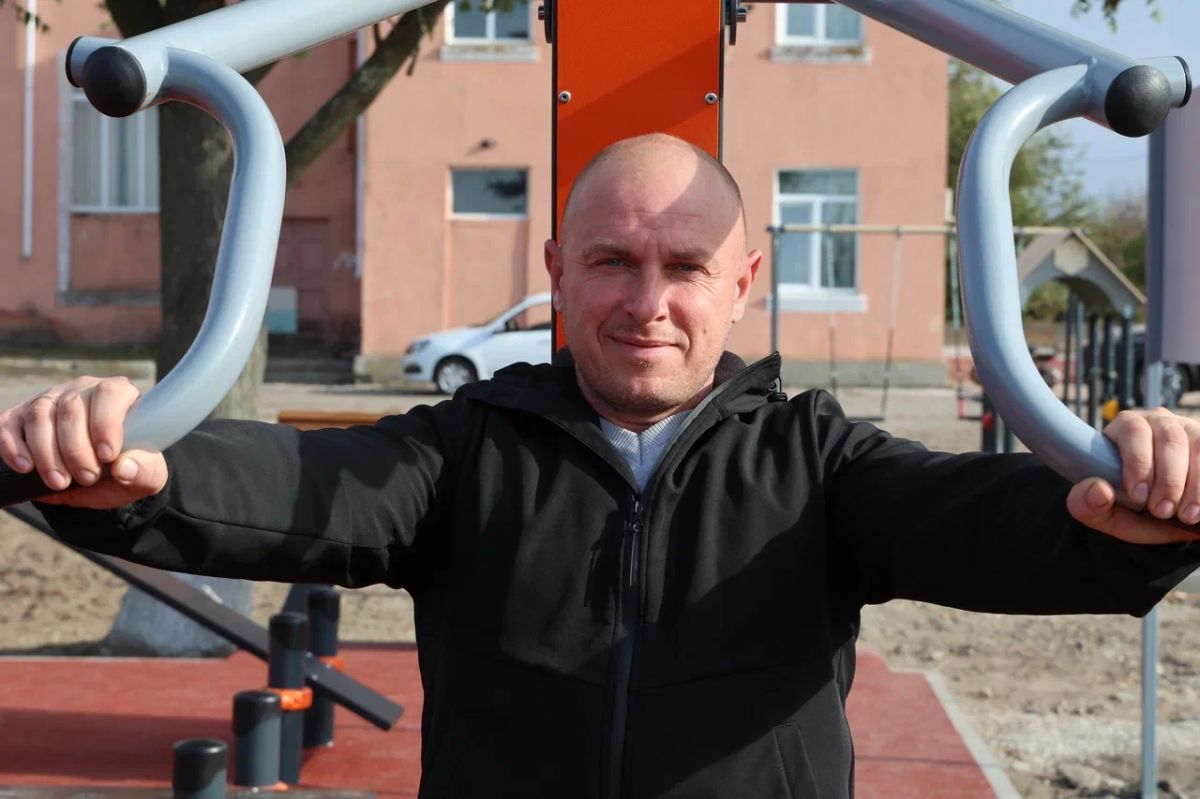 В Петровке обустраивают зоны отдыха, игр и спорта для детей и взрослых В Петровке обустраивают зоны отдыха, игр и спорта для детей и взрослых