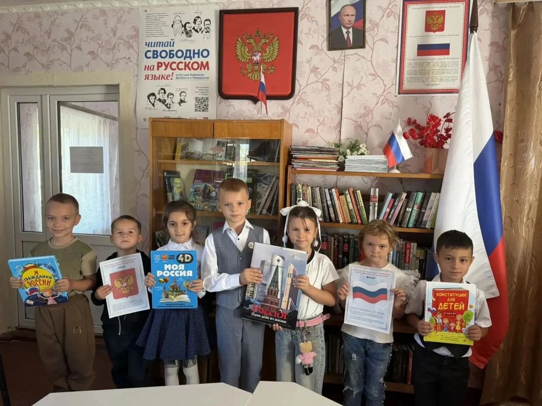 О Президенте и стране: книжные экспозиции в библиотеках округа О Президенте и стране: книжные экспозиции в библиотеках округа