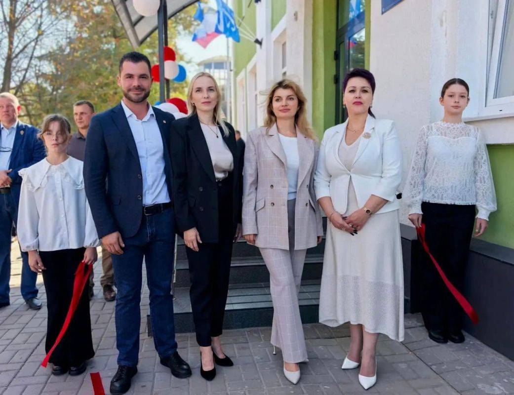 В Геническе торжественно открыли обновленную детскую школу искусств после масштабного ремонта В Геническе торжественно открыли обновленную детскую школу искусств после масштабного ремонта