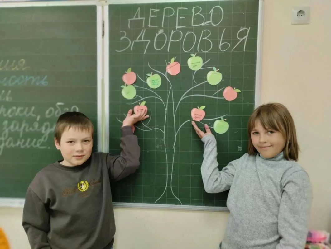 В Красненской школе прошли классные часы «Здоровье — главная ценность»