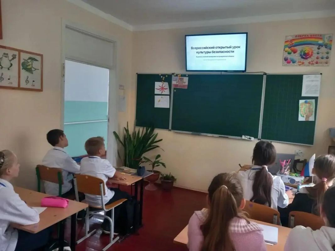 Александр Дудка: Всероссийский открытый урок культуры безопасности в Приморской школе Александр Дудка: Всероссийский открытый урок культуры безопасности в Приморской школе