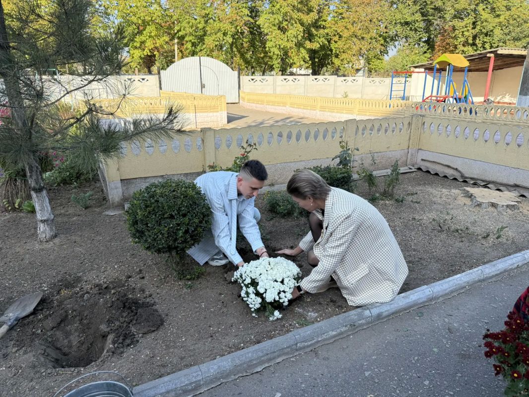 Розы, плодовые деревья и немного осенних красок Розы, плодовые деревья и немного осенних красок