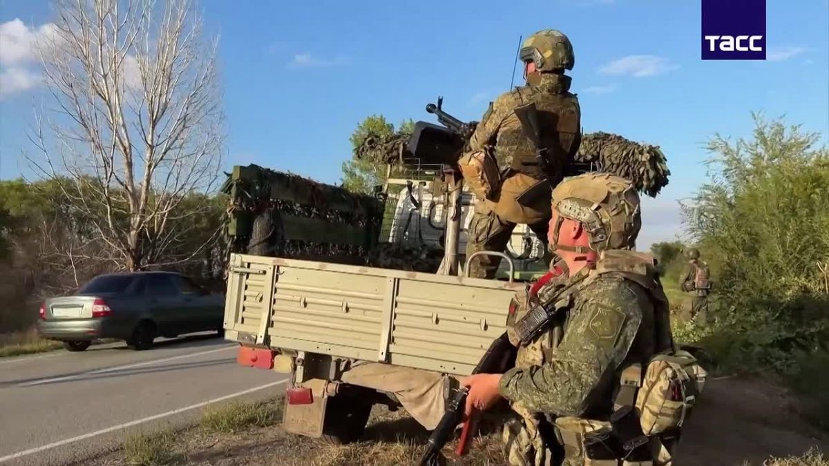 До 20 беспилотников за две недели: военные рассказали о защите дорог от дронов