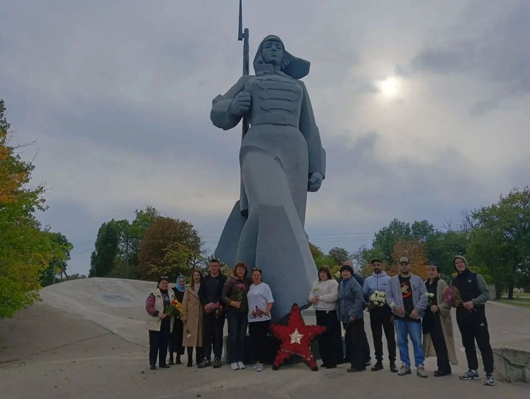 Каховке — 235 лет: в городе отметили день рождения памятной церемонией Каховке — 235 лет: в городе отметили день рождения памятной церемонией