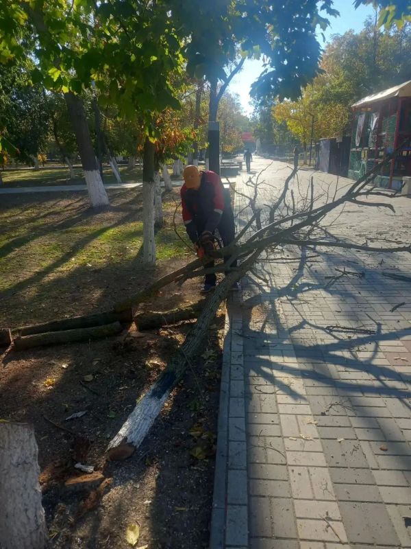 МКУ «Азовкоммунсервис»: чистота и порядок в Геническом округе МКУ «Азовкоммунсервис»: чистота и порядок в Геническом округе