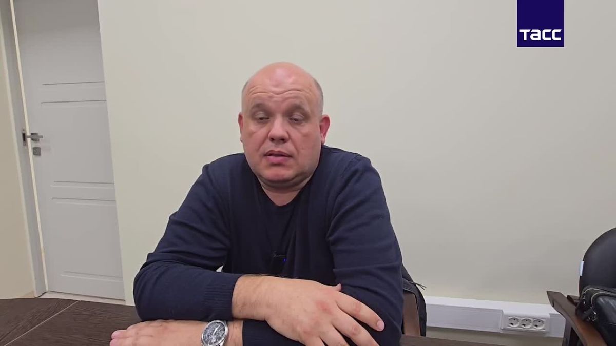 Несколько жителей смогли покинуть Алешки пешком, власти помогают эвакуироваться всем желающим, сообщил Руслан Хоменко