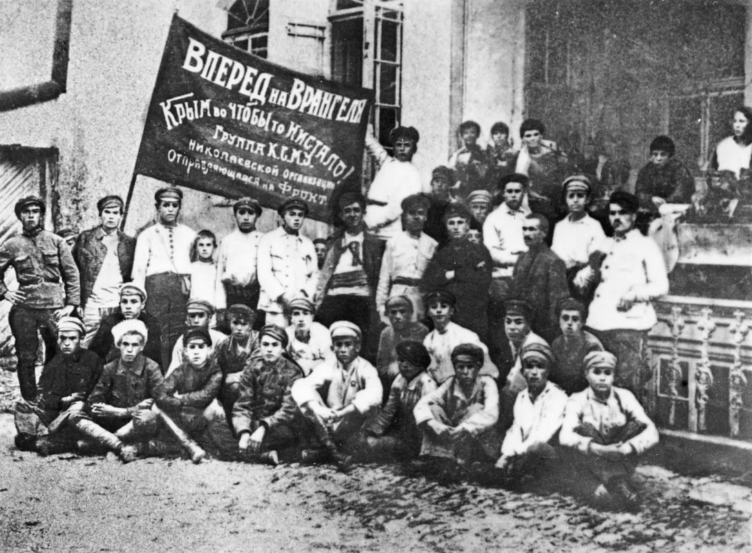 Триумф Красной Армии: 106 лет со дня легендарного прорыва на Каховском плацдарме Триумф Красной Армии: 106 лет со дня легендарного прорыва на Каховском плацдарме