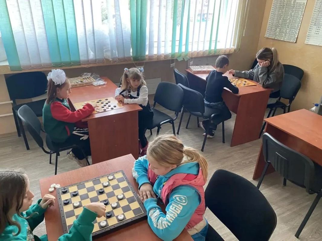 На базе Каховского молодежного центра прошел турнир по шашкам памяти основателя города Каховка полковника Русской императорской армии Дмитрия Матвеевича Куликовского На базе Каховского молодежного центра прошел турнир по шашкам памяти основателя города Каховка полковника Русской императорской армии Дмитрия Матвеевича Куликовского
