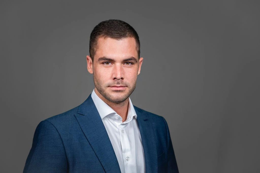Уважаемый Артём Алексеевич!