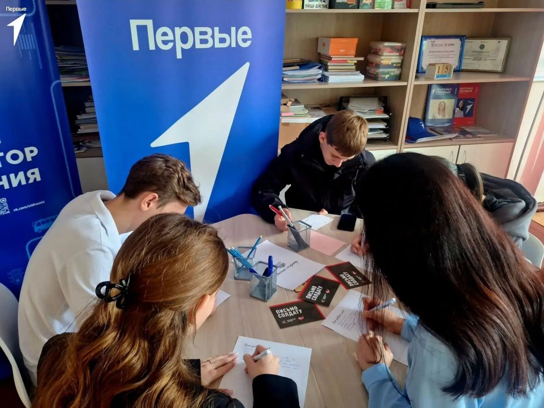 Первые Чаплинского округа написали письма нашим защитникам Первые Чаплинского округа написали письма нашим защитникам