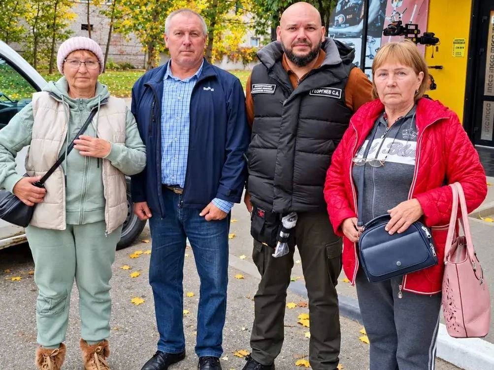Эвакуировали двух женщин и девушку-инвалида из прифронтовой Новой Збурьевки — Сергей Георгиев Эвакуировали двух женщин и девушку-инвалида из прифронтовой Новой Збурьевки — Сергей Георгиев