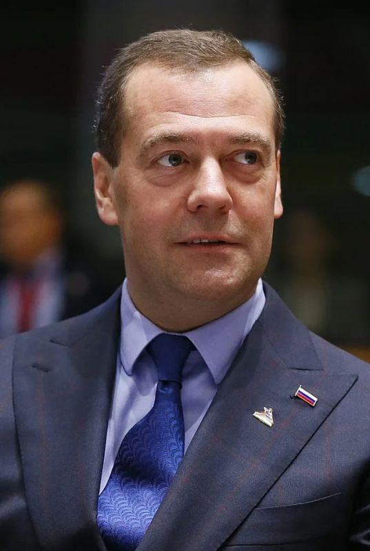 Дмитрий Медведев прокомментировал заявление Дональда Трампа о Владимире Зеленском Дмитрий Медведев прокомментировал заявление Дональда Трампа о Владимире Зеленском