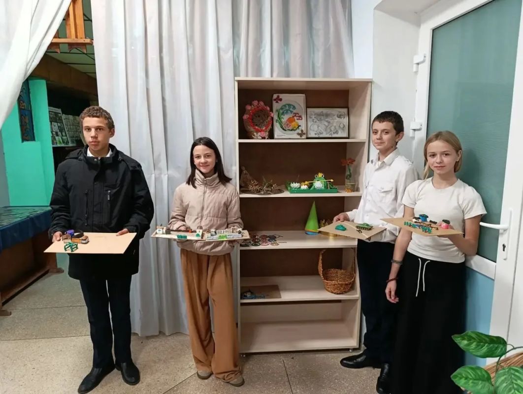 Мир своими руками: участники клуба «Таврида» попробовали себя в роли скульпторов!