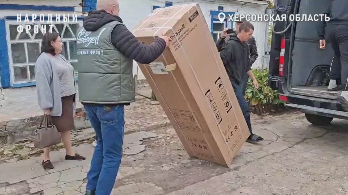 Народный фронт оказал помощь семье погибшей при атаке ВСУ члена УИК Нижнесерогозского округа Ольги Демьяненко
