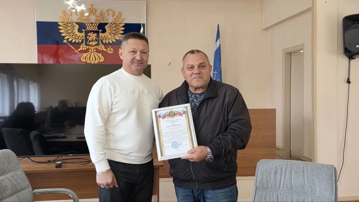 Глава Скадовского округа поздравил дорожников с профессиональным праздником