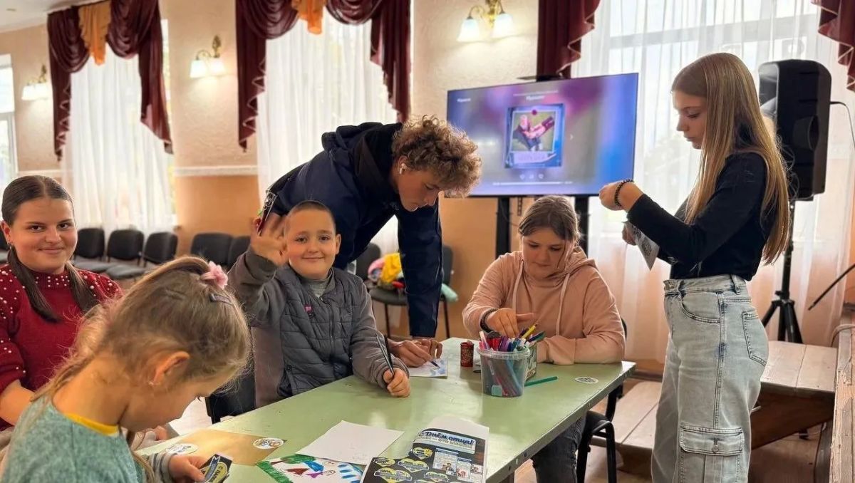 Воспитанники Марьяновского сельского клуба подготовили открытки для пап Воспитанники Марьяновского сельского клуба подготовили открытки для пап
