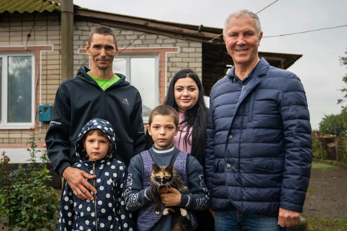 Владимир Сальдо: В День отца вновь навестил семью Юрия Комисаренко в Маркееве Владимир Сальдо: В День отца вновь навестил семью Юрия Комисаренко в Маркееве