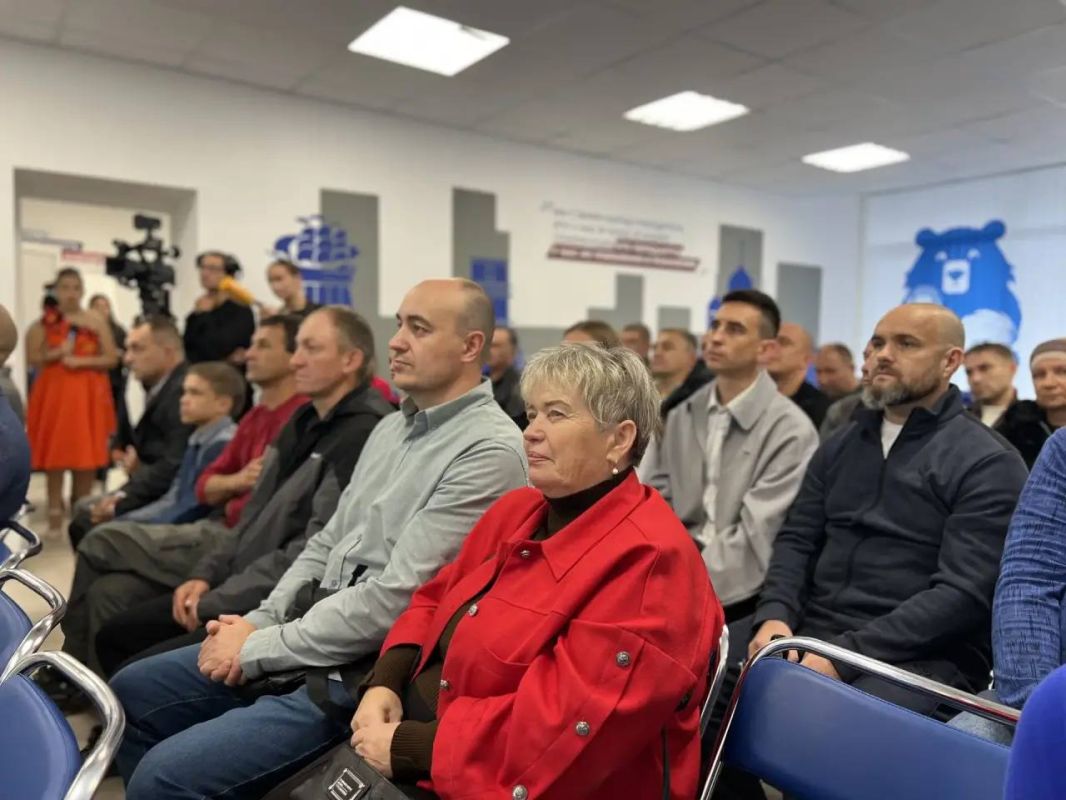 Яркой частью фестиваля «Батя-фест» стало выступление детской студии «Сопрано» из Генического центра детского и юношеского творчества Яркой частью фестиваля «Батя-фест» стало выступление детской студии «Сопрано» из Генического центра детского и юношеского творчества