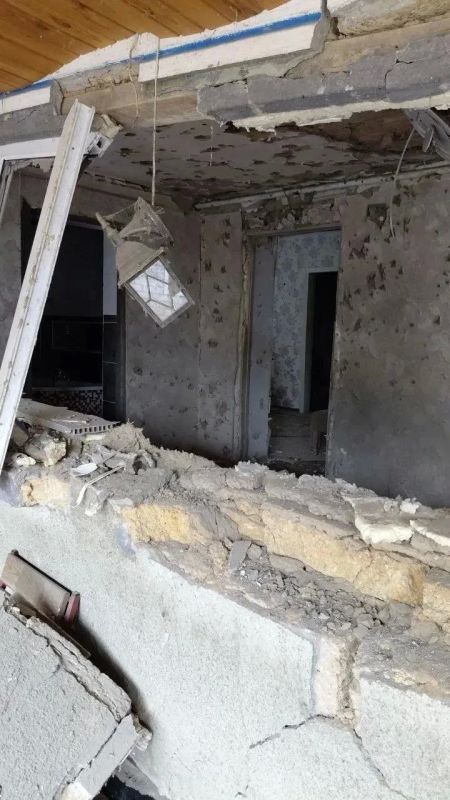 Руслан Хоменко: 21+. Растет число жертв украинских преступлений За неделю в Алешкинском округе погиб мужчина 1968 года рождения в селе Костогрызово: удар дрона по двору дома, где находился наш земляк, забрал его жизнь... Руслан Хоменко: 21+. Растет число жертв украинских преступлений За неделю в Алешкинском округе погиб мужчина 1968 года рождения в селе Костогрызово: удар дрона по двору дома, где находился наш земляк, забрал его жизнь...